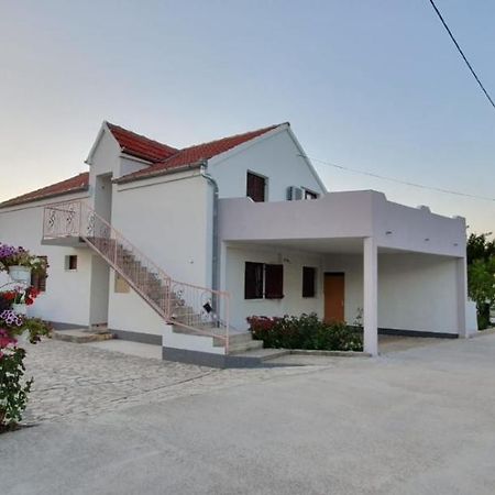 Apartment Magdalena Книн Экстерьер фото