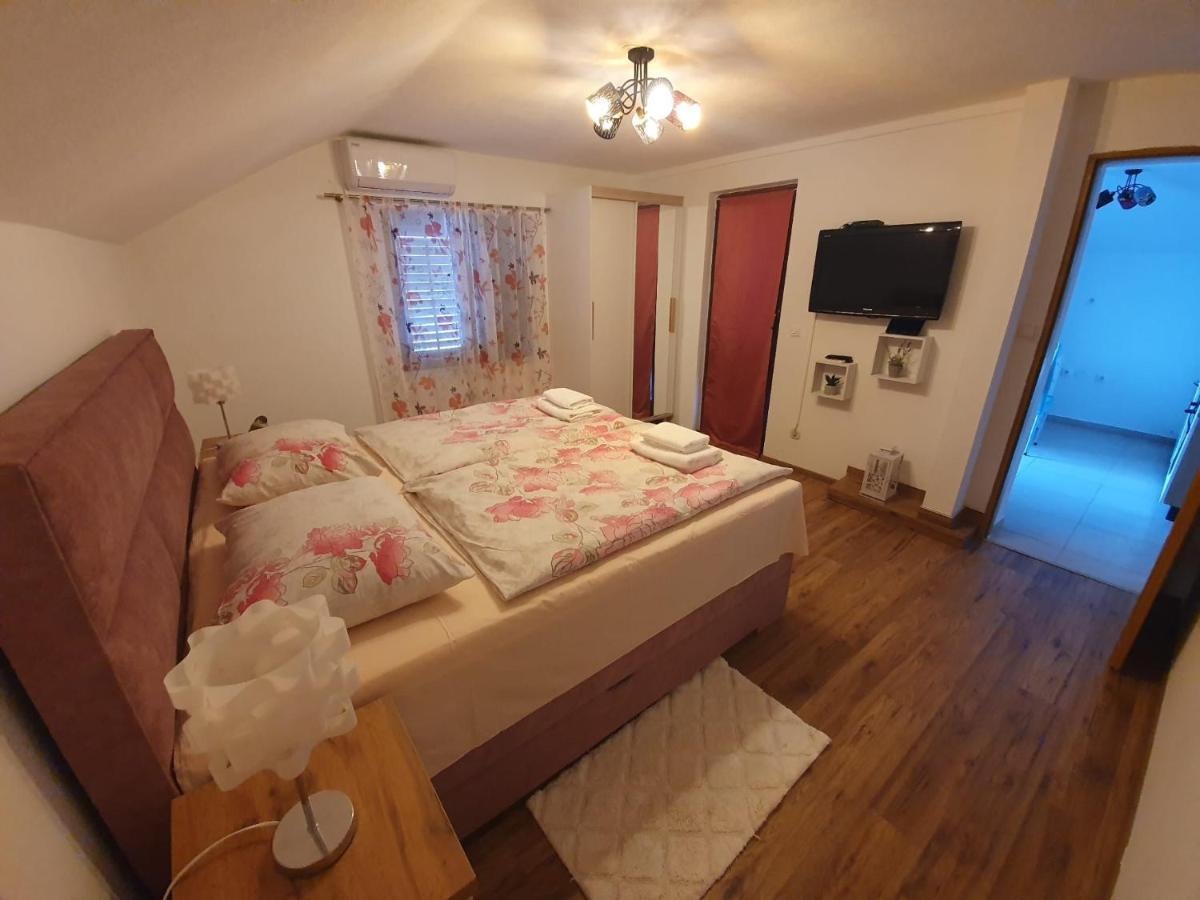 Apartment Magdalena Книн Экстерьер фото